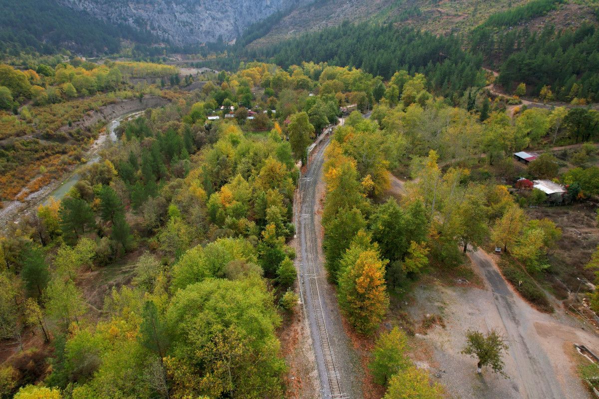 Belemedik Tabiat Parkı: Doğanın Renk Cümbüşü ve Tren Yolunun Büyüsü