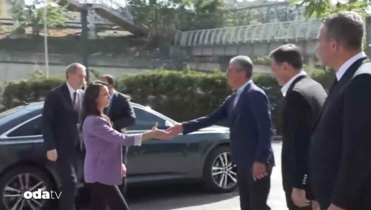 CHP Liderleriyle Görüşme: Ziyarette Ofisin Durumu ve Bina Çevresi