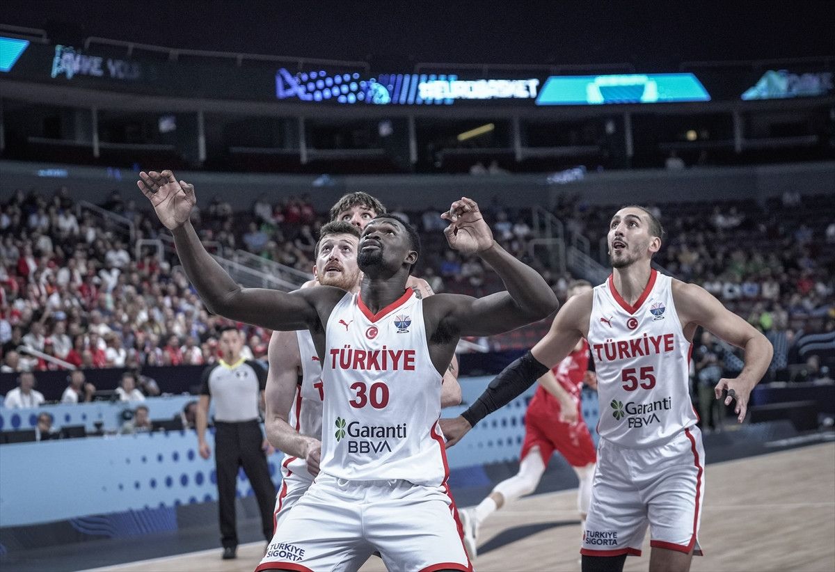 EuroBasket 2025 Yarı Finalinde Türkiye-Yunanistan: Sakatlık Belirsizliği ve Büyük Çekişme