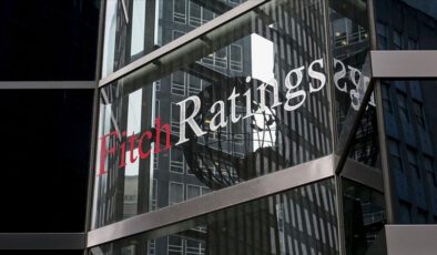 Fransa İçin Fitch Raporu: Borç Yüzeyi Yükseliyor ve AB Kurallarına Uyum Zayıflıyor