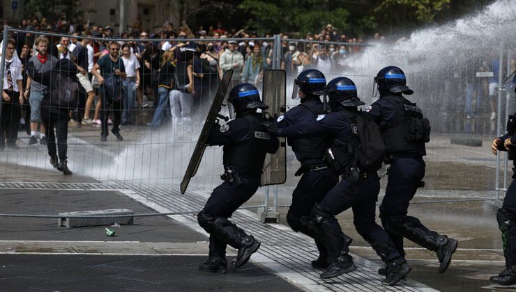 Fransa’da Protestolar: Eylemler Şehirleri Sarsıyor ve Yetkili Kurumlar Müdahale Ediyor