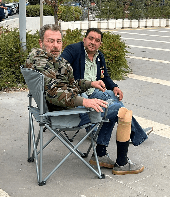 Gazilerin Önlük Değişim Mücadelesi: Adalet ve Özlük Hakları İçin Oturma Eylemi