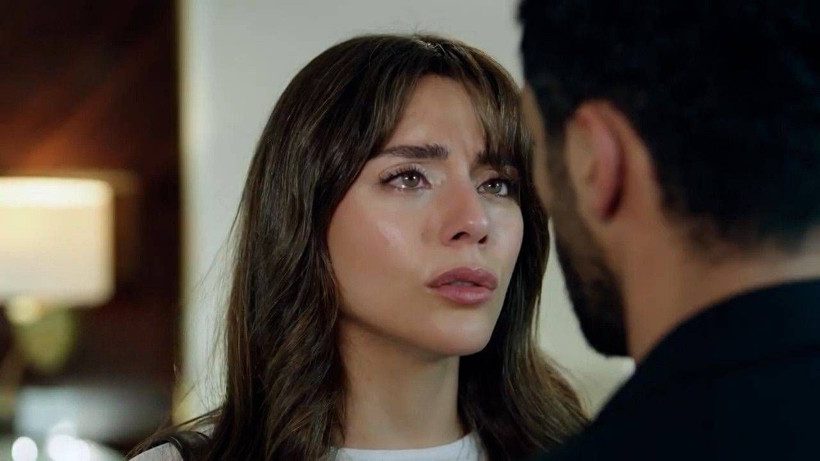 Kızılcık Şerbeti'nin Yeni Sezonunda Dizi İçindeki Aşk ve Tartışmalar