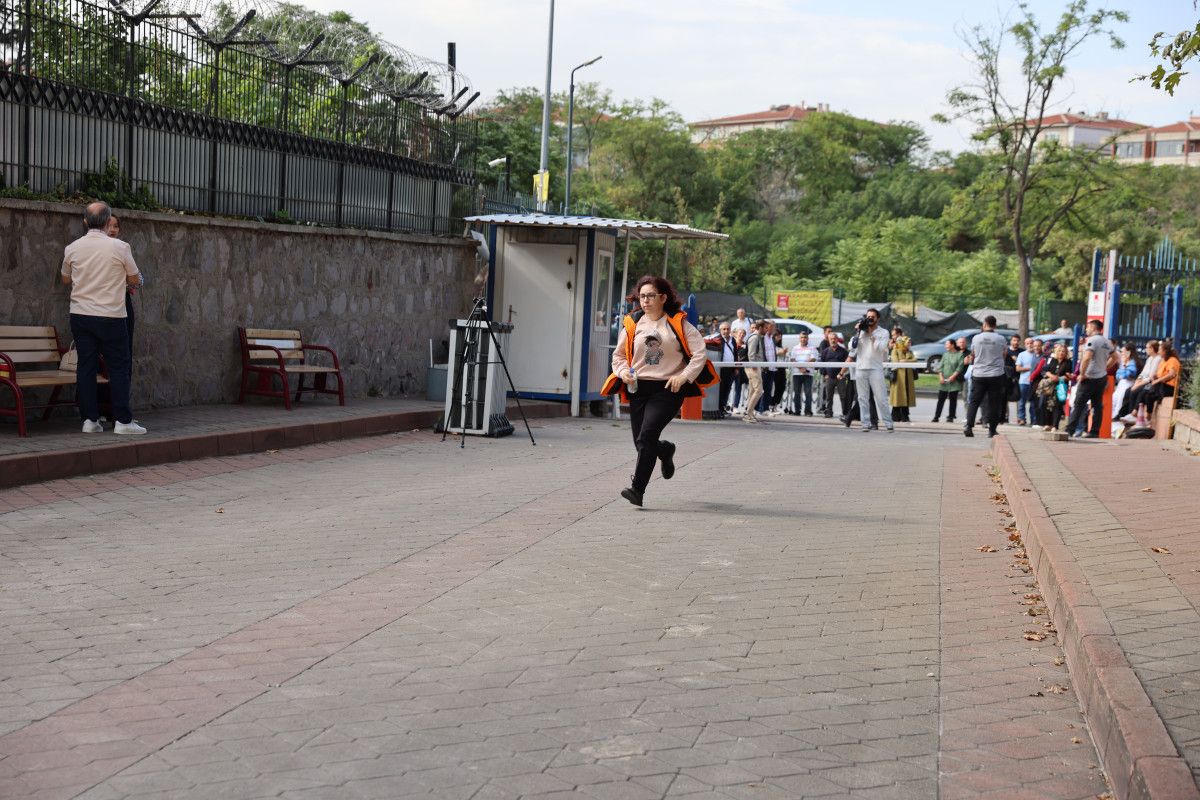 KPSS Alan Bilgisi Oturumu 2025: Anlık Sınav Gelişmeleri ve Başvuru İstatistikleri