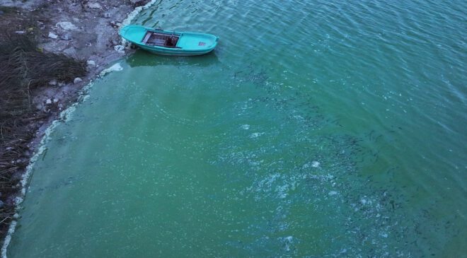 Terkos Barajı’nda Renk Değişimi ve Köpükler: Suyun Yeni Görünümü
