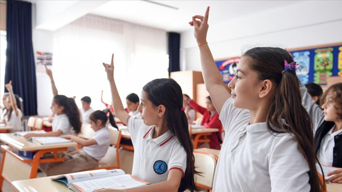 Türkiye’de Eğitim Tartışmaları: 12 Yıllık Zorunlu Eğitimin Durumu ve Kız Çocuklarının Katılımı